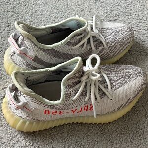 Yeezy SPLY-350 Knit Runner Sneakers - Cream & Red Accent